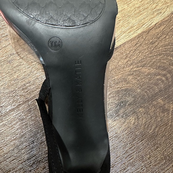 Black Katie and Kelly kitten heel pump - Picture 3 of 3